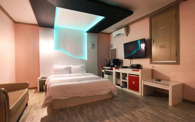 Chocolate Hotel