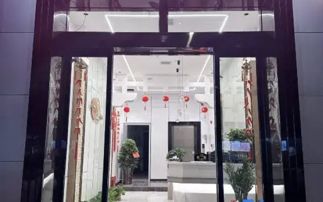 Violet Hotel