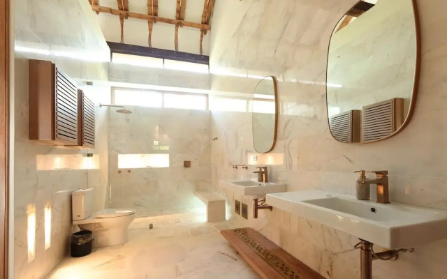 Yeguas U26 by Wynwood House