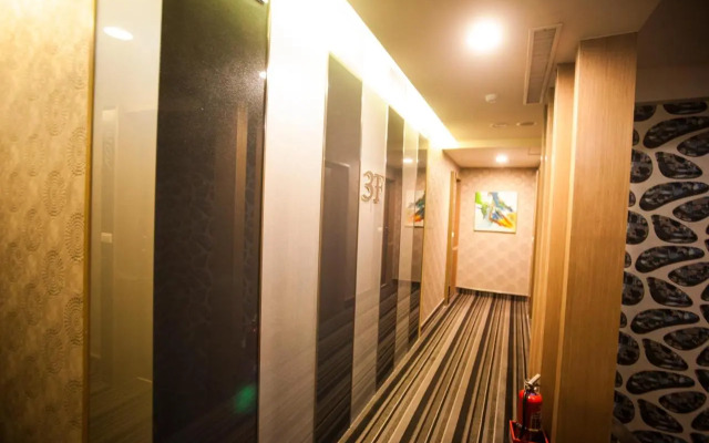 Love Hotel