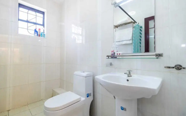 Lux Suites Mararo Court Apartments