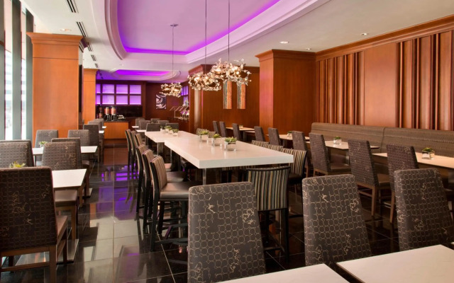 Residence Inn by Marriott Toronto Downtown / Entertainment District