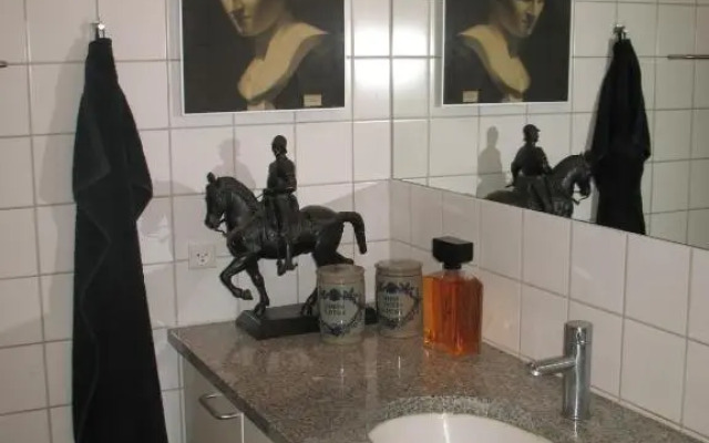 Esben Juhls Guest Room