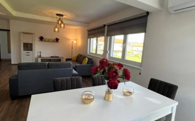 Oasis Royal Apartments