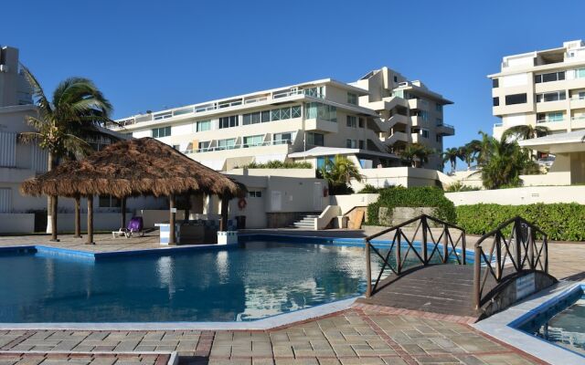 Brisas Beachfront Studios In Hotel Zone