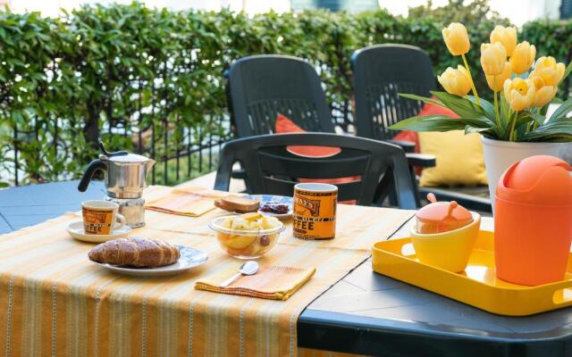 Terrazza del Gelsomino with terrace and open view