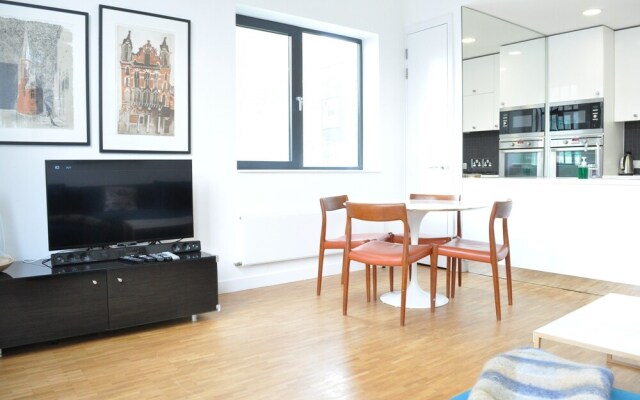 Farringdon 3 Bedroom Flat With Terrace