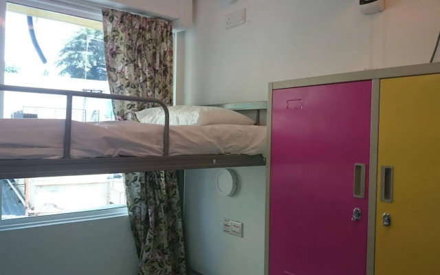 Halo Hostel