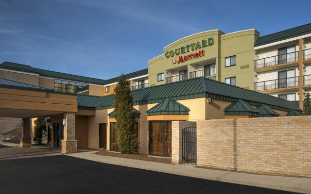 Courtyard by Marriott Cleveland Beachwood