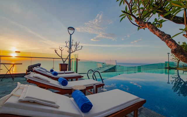 Sala Danang Beach Hotel