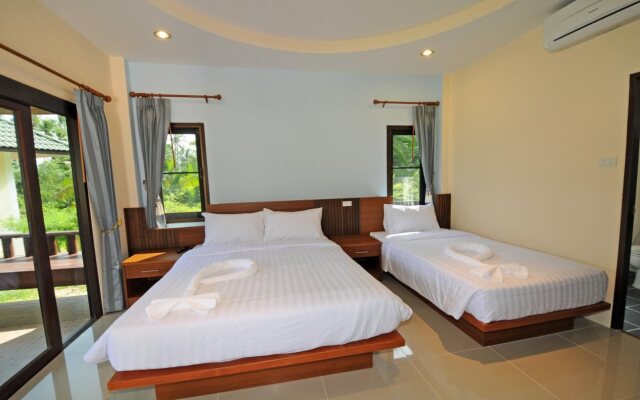 Phatcharee Resort