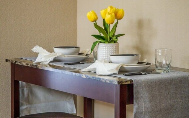 Cozy, Updated In-law