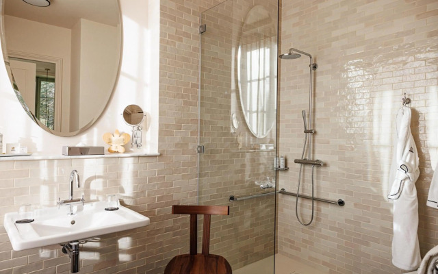 Domaine De Locguénolé & Spa