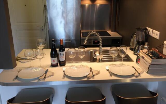 Montmartre and Antiques Market