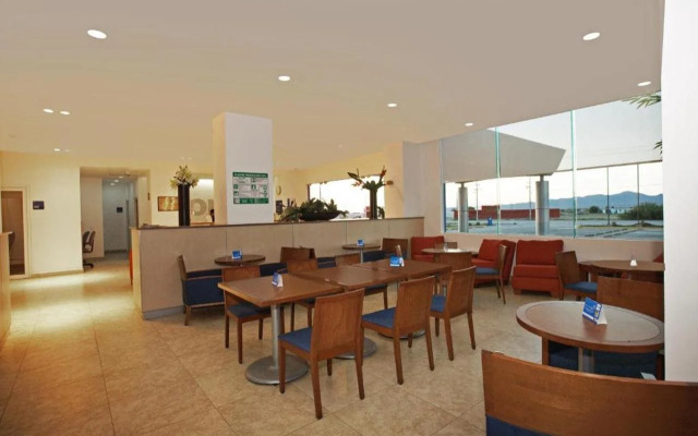 One Saltillo Derramadero