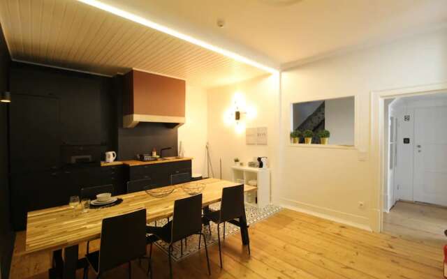 Lovely 1 Bedroom With Patio in Lisbon