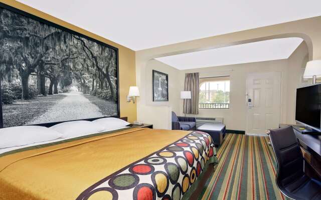 Super 8 by Wyndham Byron/South Macon