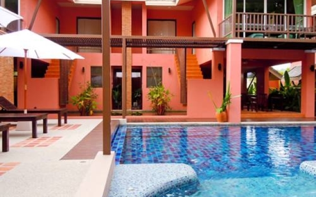 Luckna House