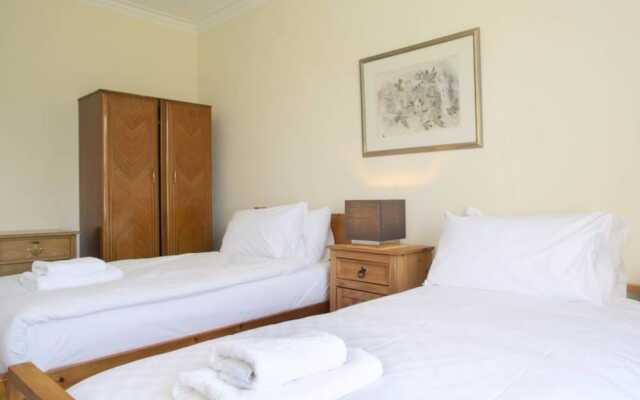 3 Bedroom Apartment With Private Entrance
