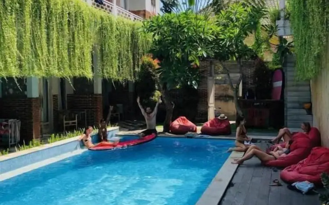Mojosurf Camp Canggu - Hostel