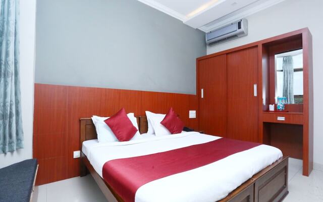 OYO 5075 Khaleej Residency