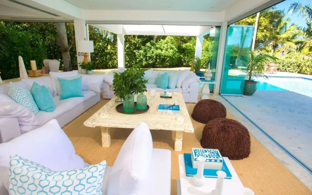 Oceanview Lux Villa - With Eden Roc Club Access