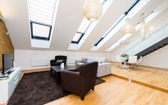 Karlin Residence by TKC