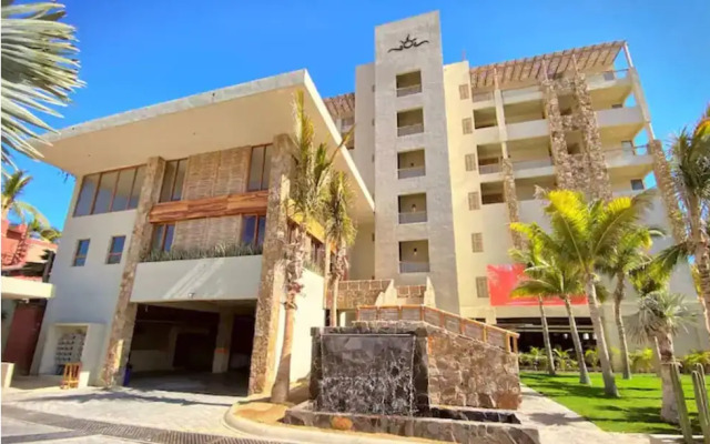 Stunning Condo in Cabo with Ocean Views