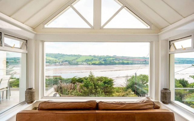 The Curlews - On sea Estuary With Hydrotherapy spa