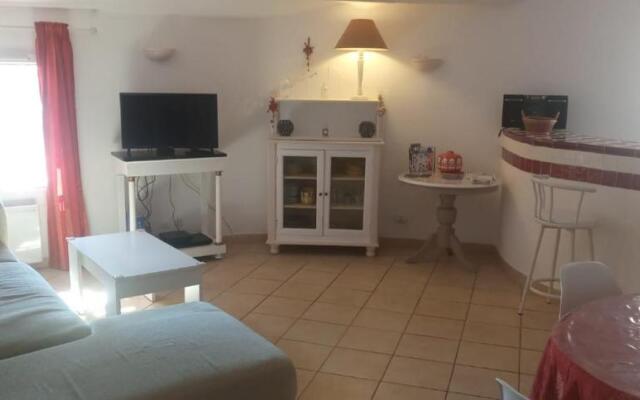 Appartement de charme avec terrasse tropézienne / Rooftop