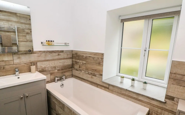 1 Orchard View