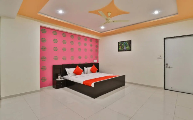 Maahi Palace By OYO Rooms