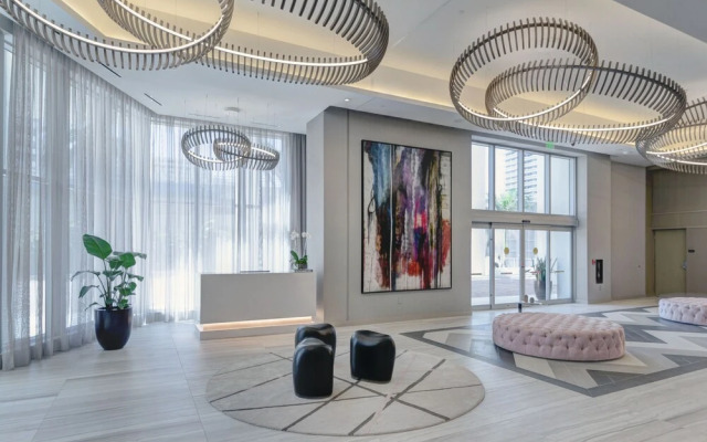 Hyde Beach House Private Suites