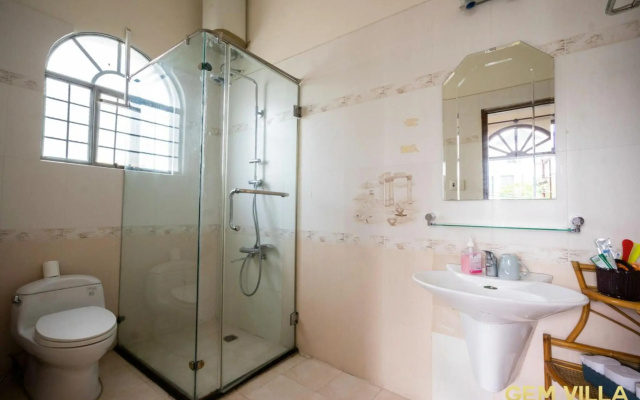 GEM VILLA 10 - 5 Bedroom, 6 Bathroom, Big Pool, Big Garden – Bathroom – Ho Chi Minh City