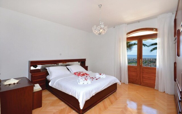 Beautiful Home in Split With Wifi and 3 Bedrooms