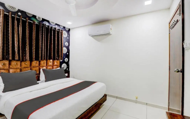 Collection O 86179 Hotel Lotus Gold