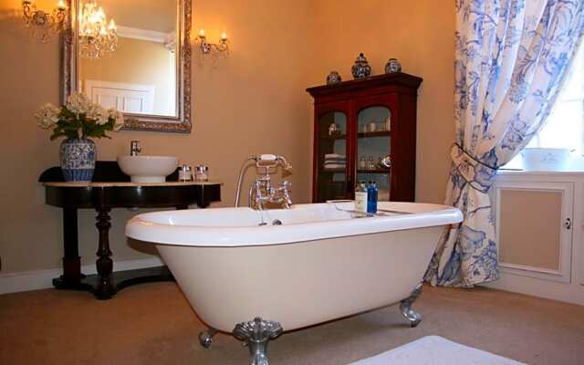 The Old Parsonage Country House