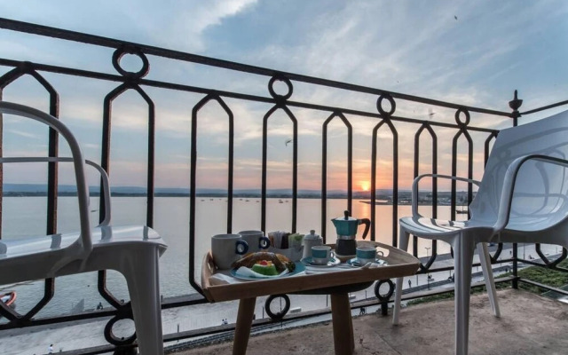 Duomo sea Side Deluxe Apartment