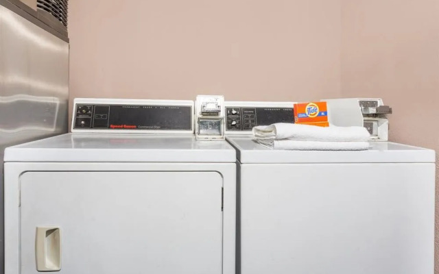 Super 8 By Wyndham Marianna