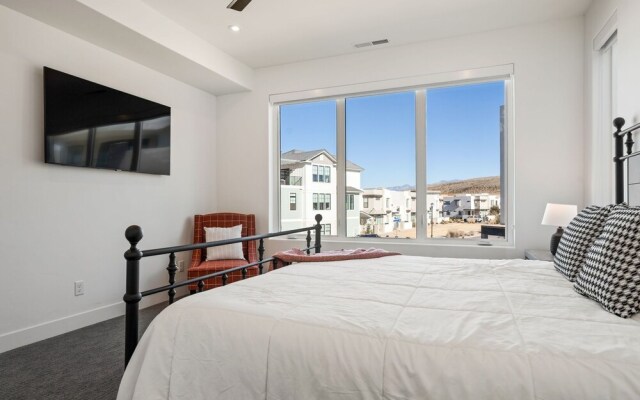 Hello Sunshine 6 Bedroom Home