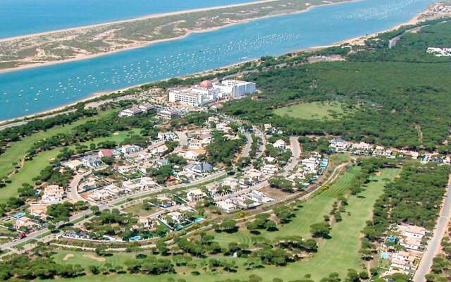 House With one Bedroom in Huelva, Nuevo Portil, With Shared Pool, Enclosed Garden and Wifi Near the Beach