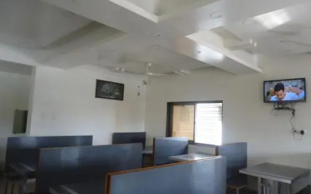 Hotel Rau Family Restaurant And Lodging