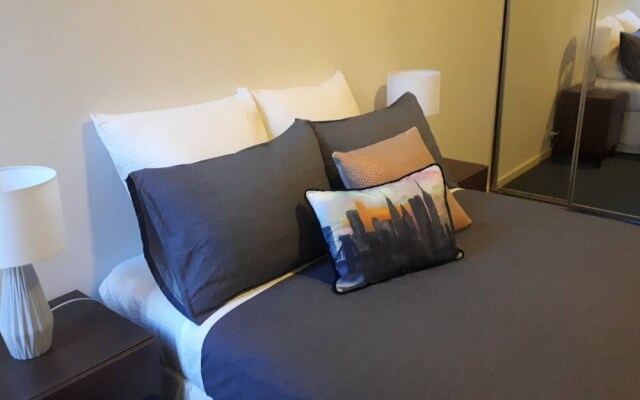 Stylish 2 Bedroom Apartment In the City