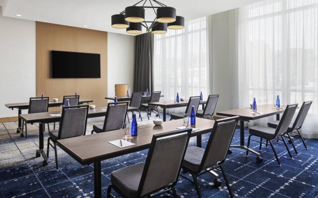 The Oaklander Hotel, Autograph Collection