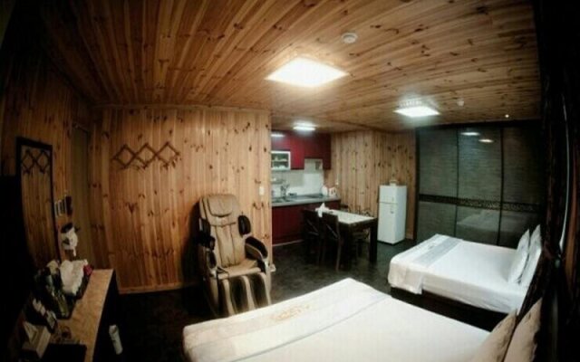 Goodstay Shilla Hotel