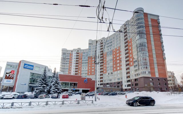 Stepanenkov Apartments on Malysheva 4B