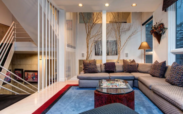 Abode on Sampson