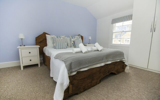 Marine Cottage Parking by Brighton Holiday Lets