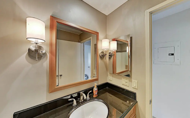 505sfe26 2 Bedroom Condo