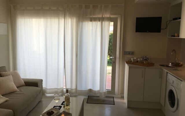 Studios Coll